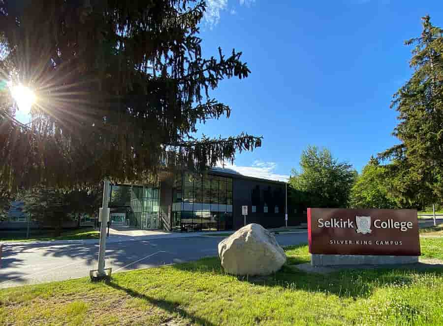 Du_hoc_Canada_-_Truong_Selkirk_College_1_1